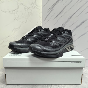 MM6 x SALOMON XT 콜라보 스니커즈